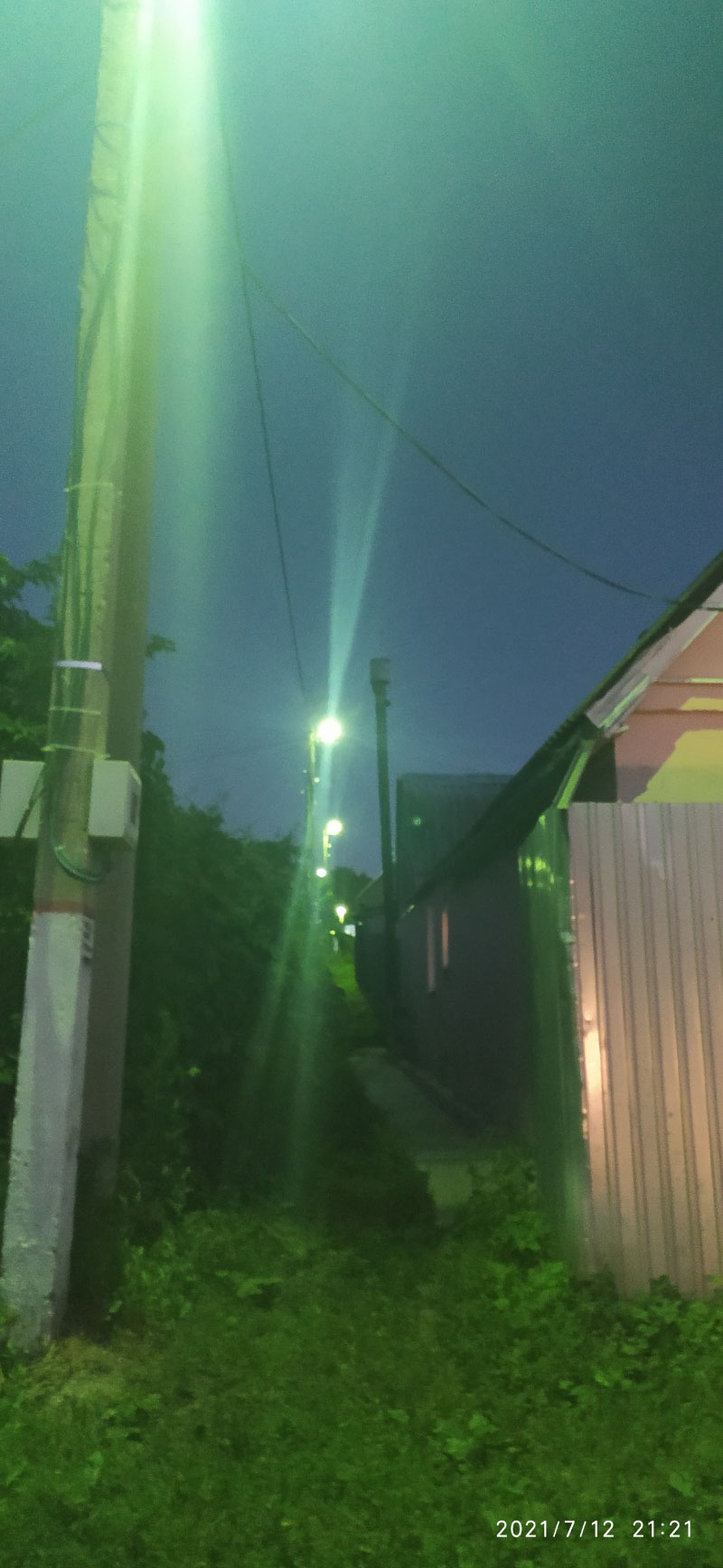 Наружное освещение по улицам включено